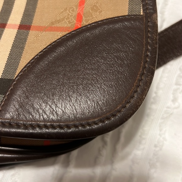 Burberry- original purchased in the UK approximately 40 plus years ago . - Picture 15 of 16